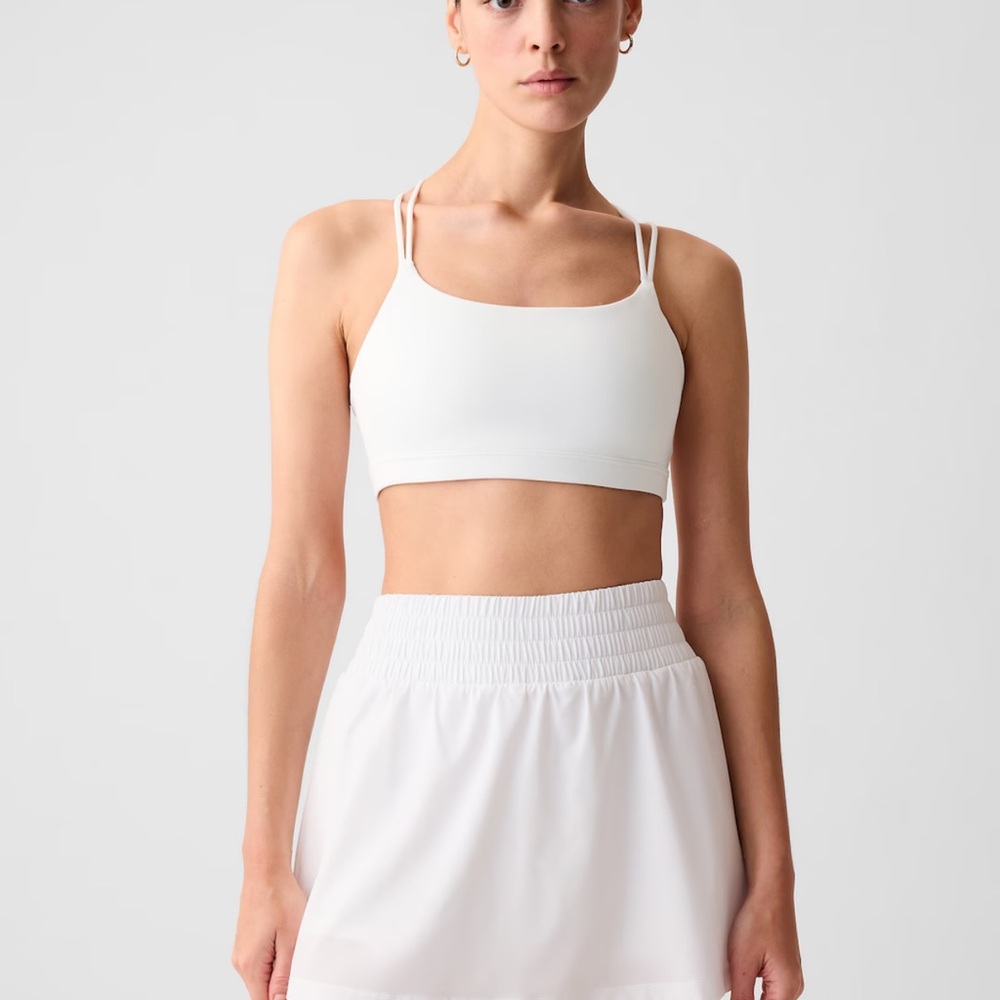 GapFit Power Medium Impact Strappy Sports Bra